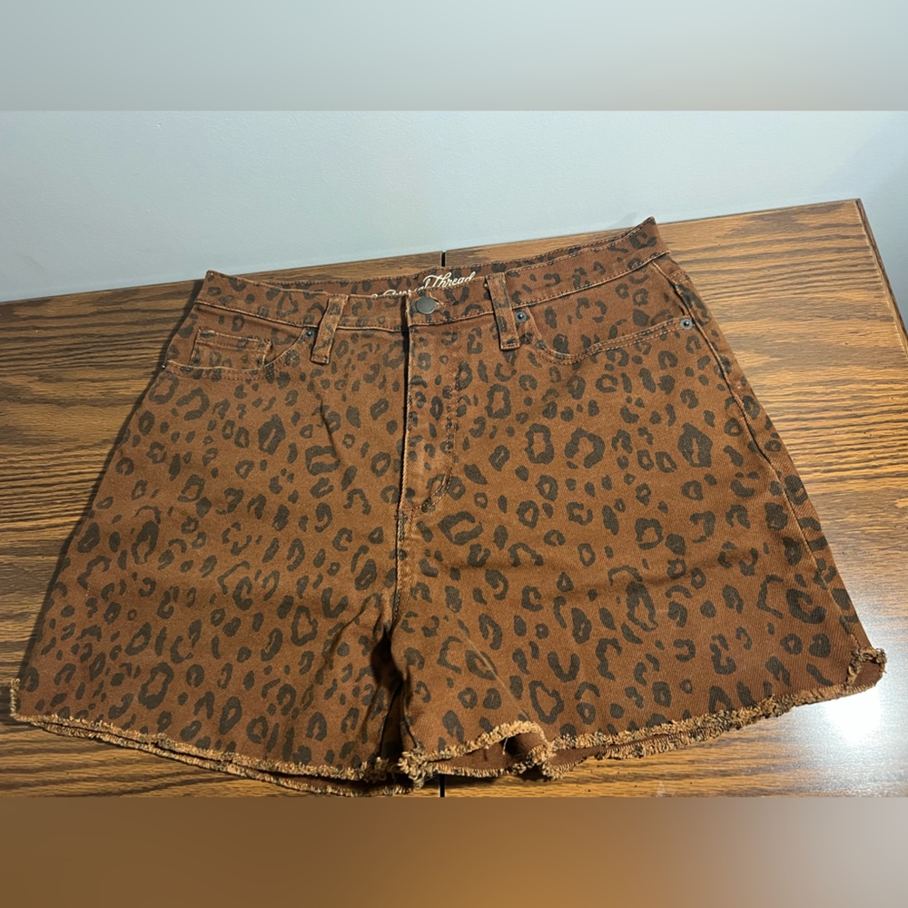 Universal Thread Leopard Print Brown Women Shorts